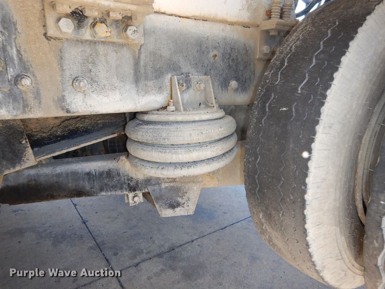 image for item DI1777 2001 Mack DM690S ready mix truck