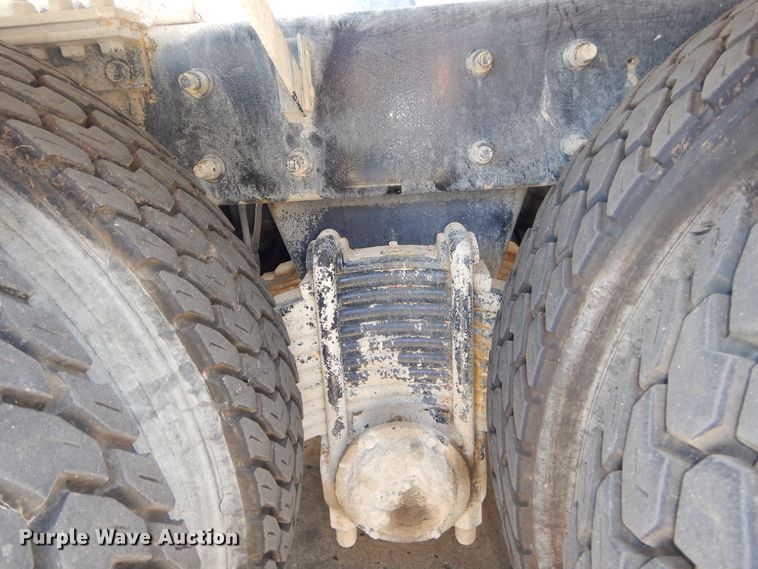 image for item DI1777 2001 Mack DM690S ready mix truck