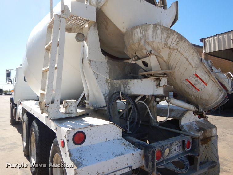 image for item DI1777 2001 Mack DM690S ready mix truck