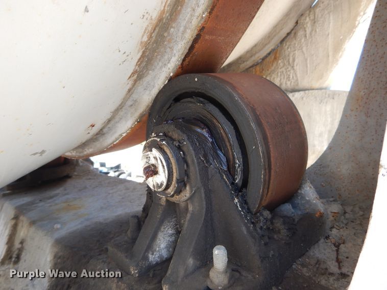 image for item DI1777 2001 Mack DM690S ready mix truck