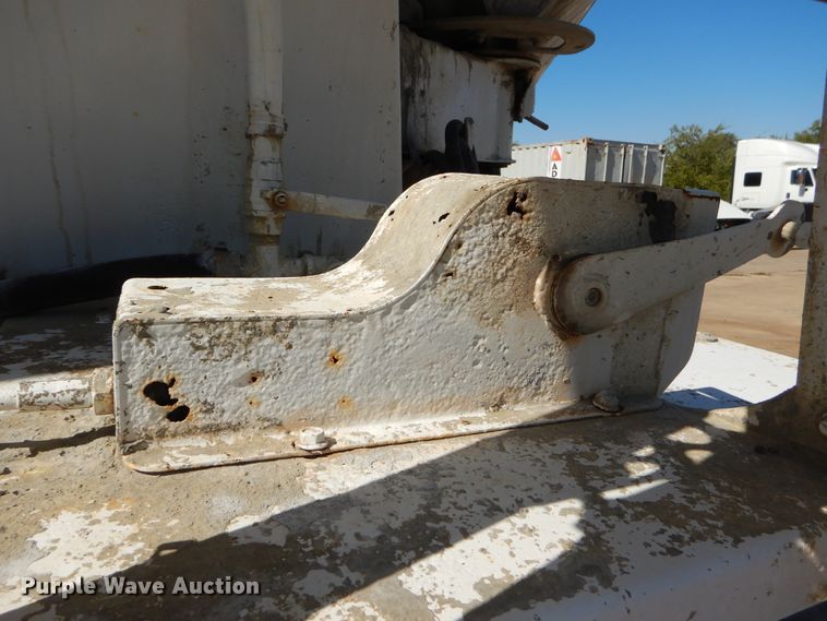 image for item DI1777 2001 Mack DM690S ready mix truck