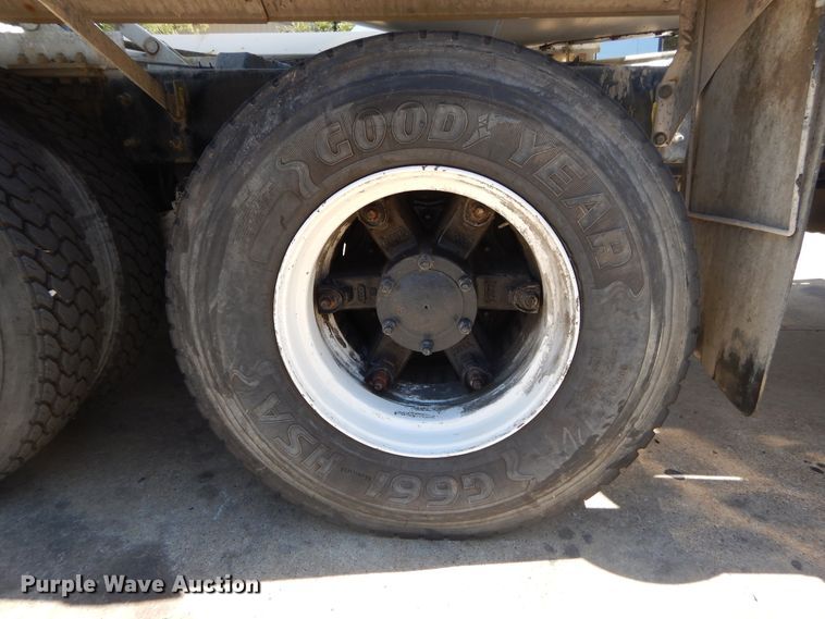 image for item DI1777 2001 Mack DM690S ready mix truck