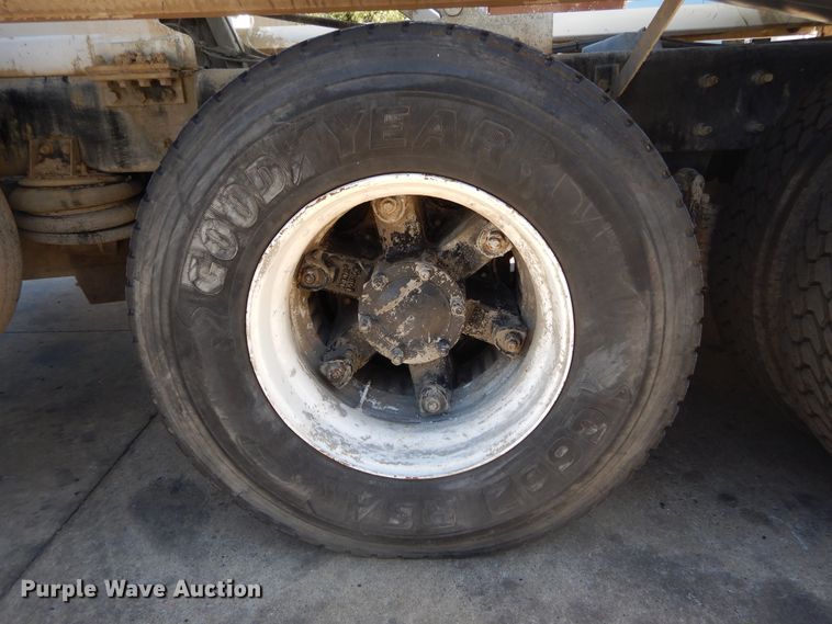 image for item DI1777 2001 Mack DM690S ready mix truck