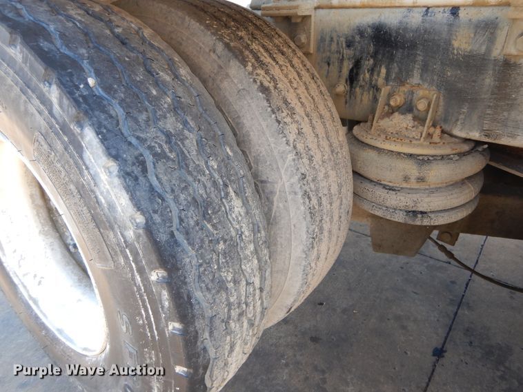 image for item DI1777 2001 Mack DM690S ready mix truck