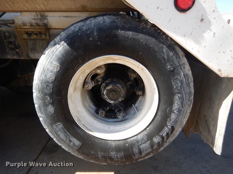 image for item DI1777 2001 Mack DM690S ready mix truck