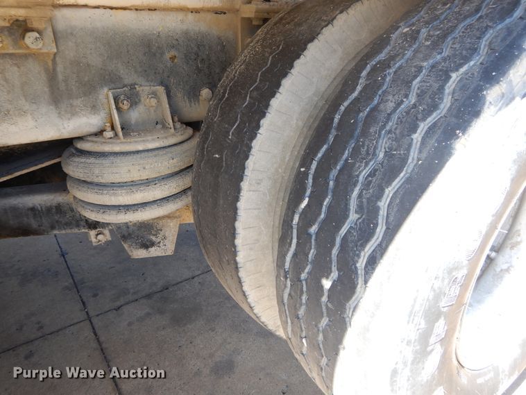 image for item DI1777 2001 Mack DM690S ready mix truck