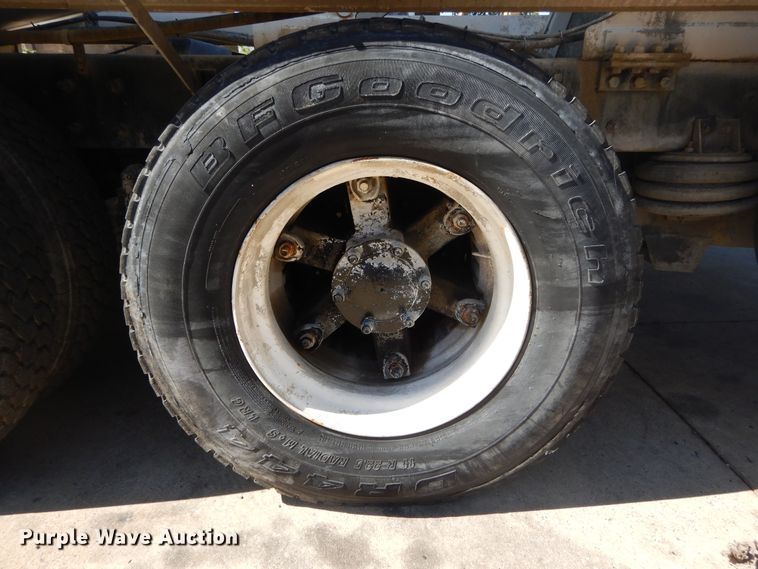 image for item DI1777 2001 Mack DM690S ready mix truck