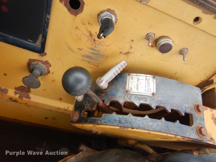 image for item DI2354 1989 Caterpillar 613C elevating scraper