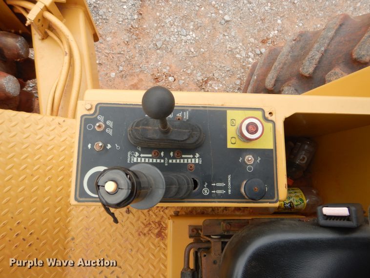 image for item DI2355 1996 Caterpillar CP-563C single drum vibratory roller