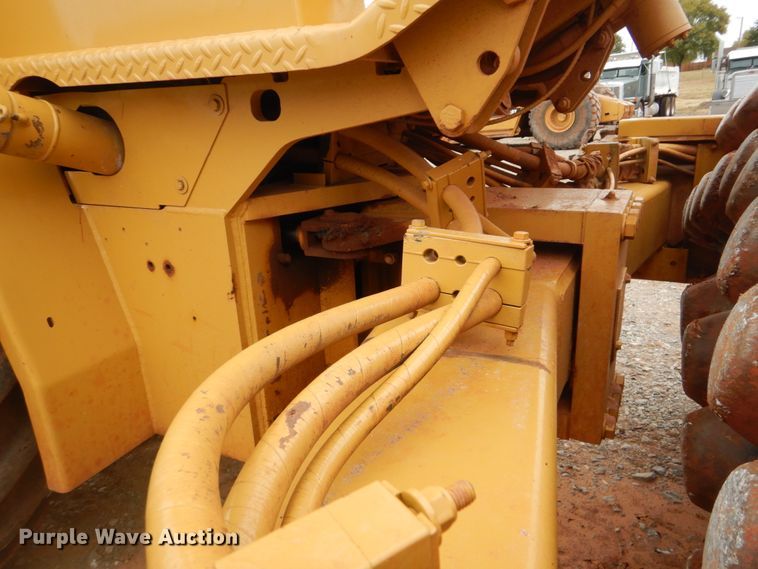 image for item DI2355 1996 Caterpillar CP-563C single drum vibratory roller