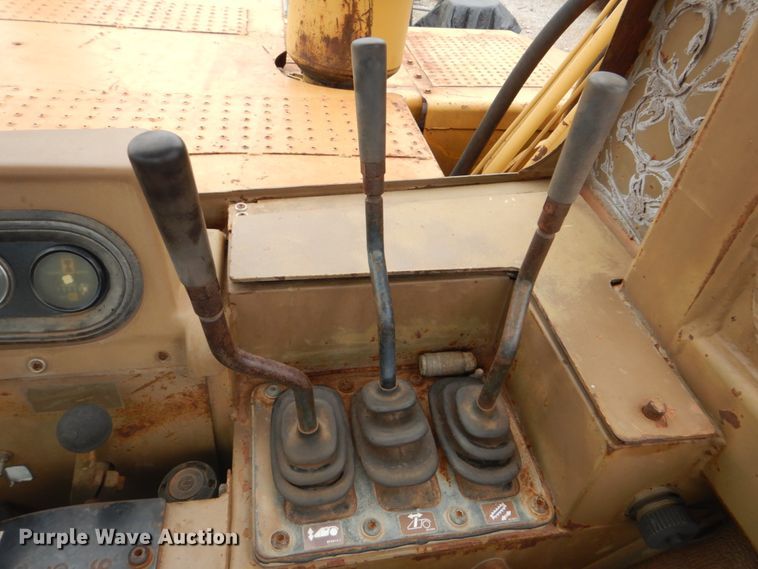 image for item DI2356 1989 Caterpillar 615C elevating scraper