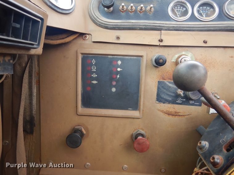 image for item DI2356 1989 Caterpillar 615C elevating scraper