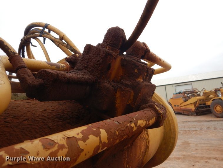 image for item DI2356 1989 Caterpillar 615C elevating scraper