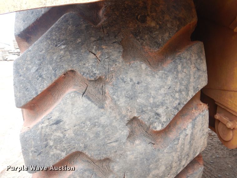 image for item DI2356 1989 Caterpillar 615C elevating scraper