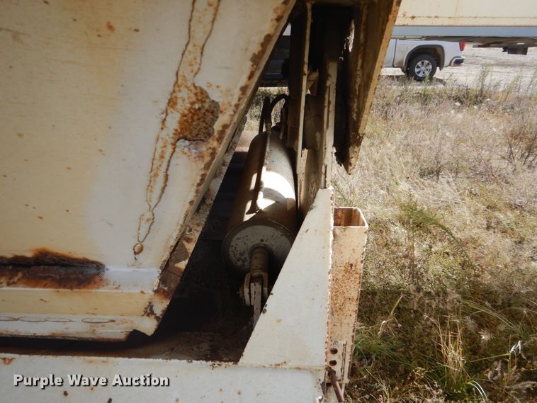 image for item DV9740 2001 Hawkeye bottom dump trailer