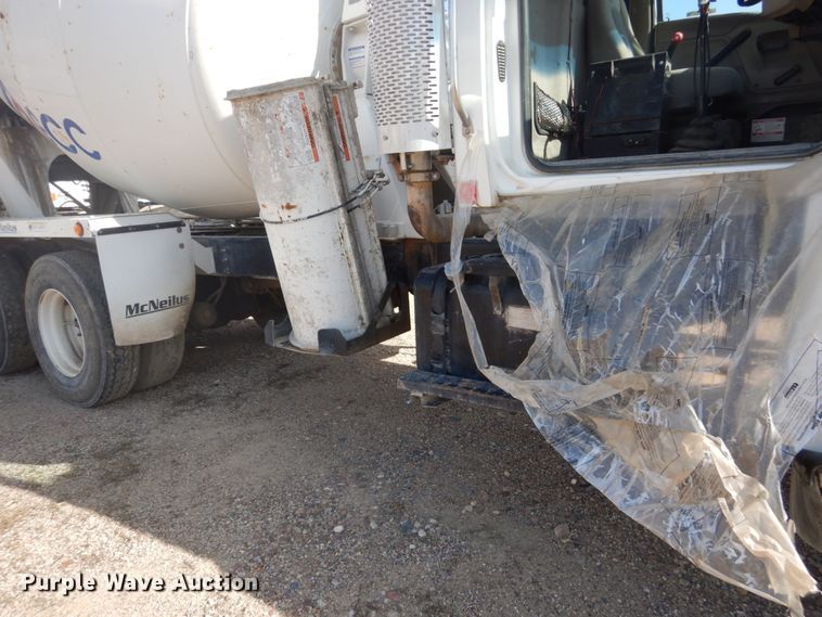 image for item DV9743 2003 Sterling L-Line ready mix truck