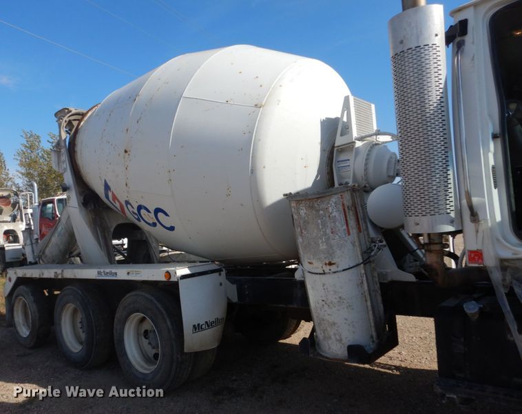 image for item DV9743 2003 Sterling L-Line ready mix truck