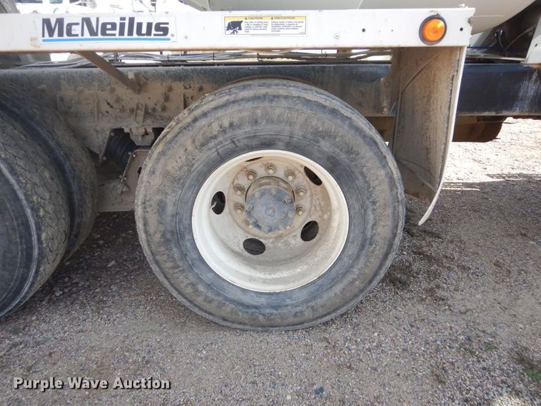 image for item DV9743 2003 Sterling L-Line ready mix truck