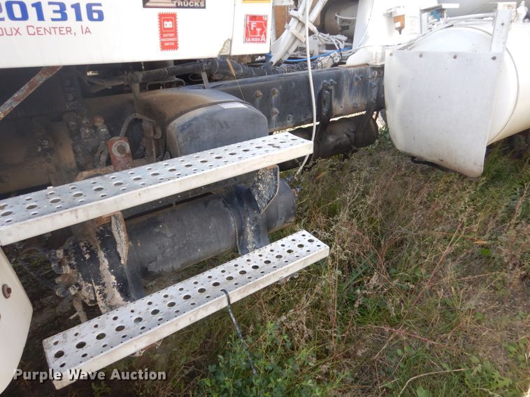 image for item DV9745 2007 Sterling L-Line ready mix truck