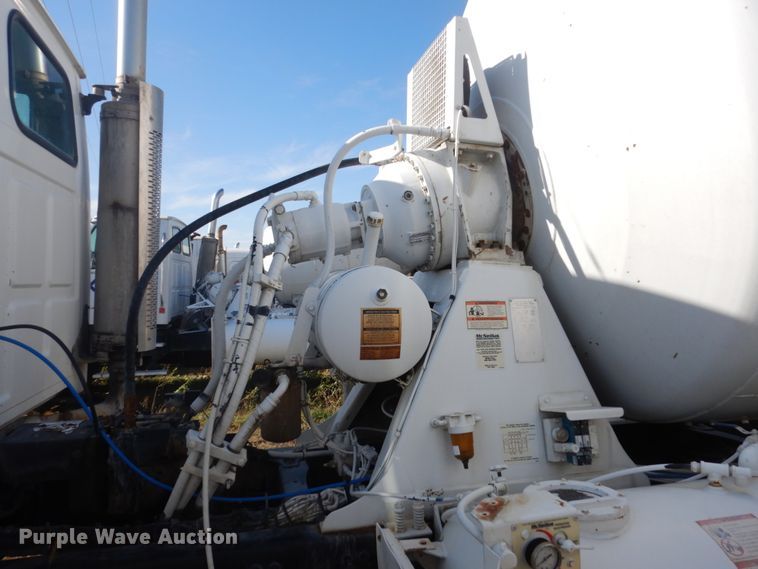 image for item DV9745 2007 Sterling L-Line ready mix truck