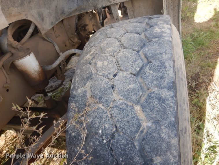 image for item DV9745 2007 Sterling L-Line ready mix truck