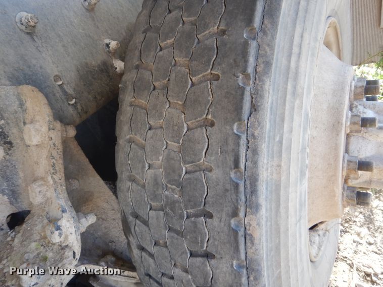 image for item DV9745 2007 Sterling L-Line ready mix truck