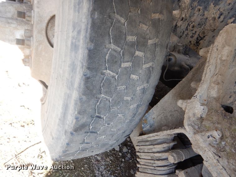 image for item DV9745 2007 Sterling L-Line ready mix truck