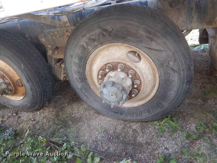 image for item DV9745 2007 Sterling L-Line ready mix truck