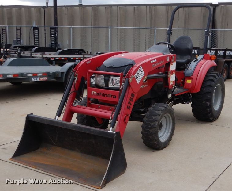 image for item EC9019 2014 Mahindra 1533 HST MFWD tractor