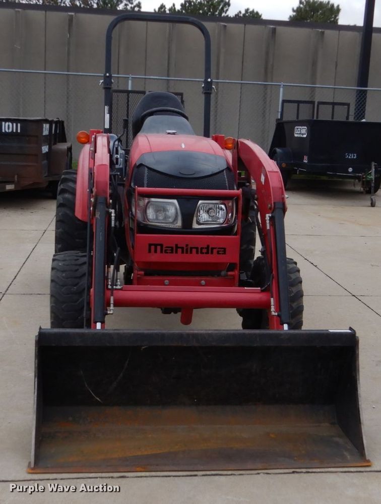image for item EC9019 2014 Mahindra 1533 HST MFWD tractor