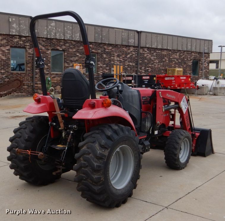 image for item EC9019 2014 Mahindra 1533 HST MFWD tractor