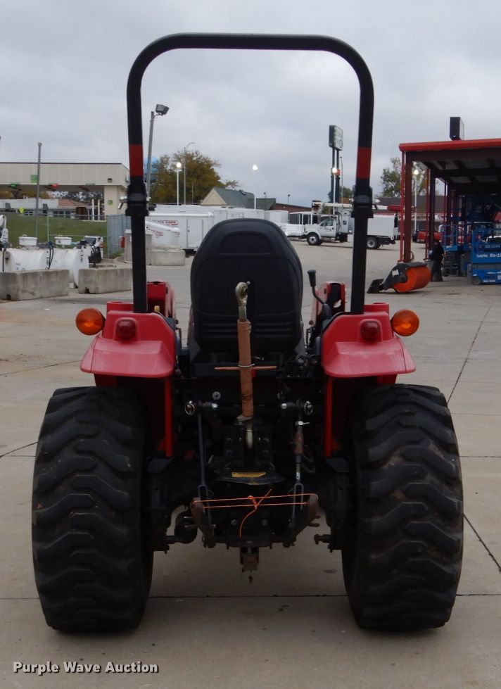 image for item EC9019 2014 Mahindra 1533 HST MFWD tractor