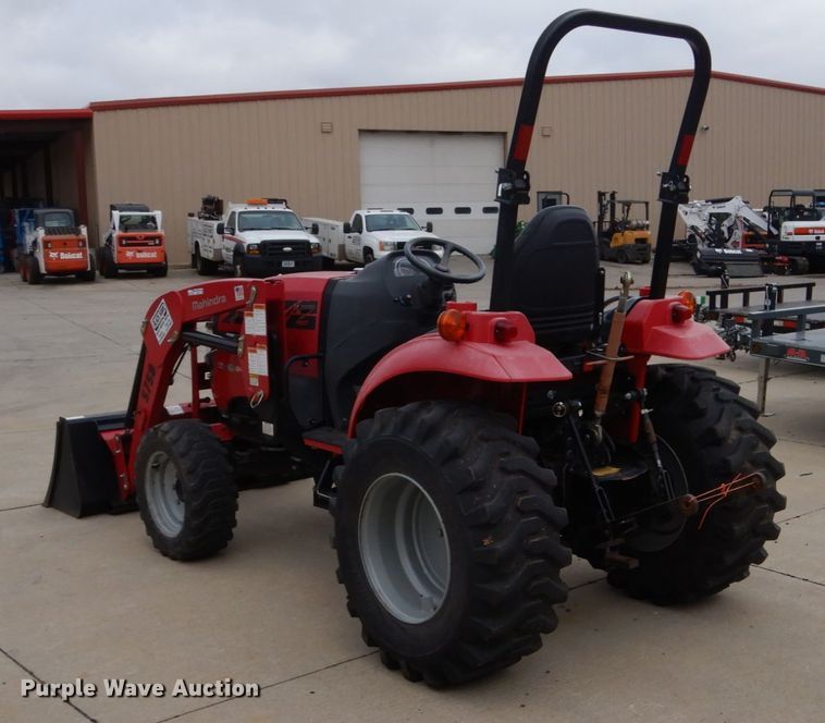 image for item EC9019 2014 Mahindra 1533 HST MFWD tractor