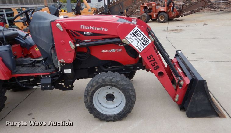 image for item EC9019 2014 Mahindra 1533 HST MFWD tractor