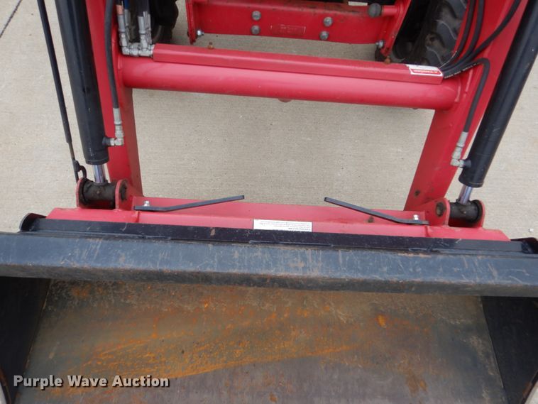 image for item EC9019 2014 Mahindra 1533 HST MFWD tractor