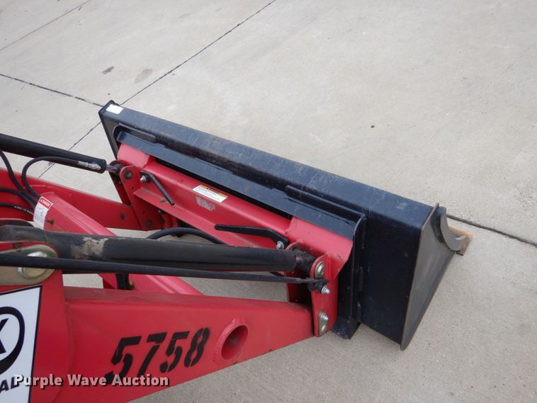 image for item EC9019 2014 Mahindra 1533 HST MFWD tractor