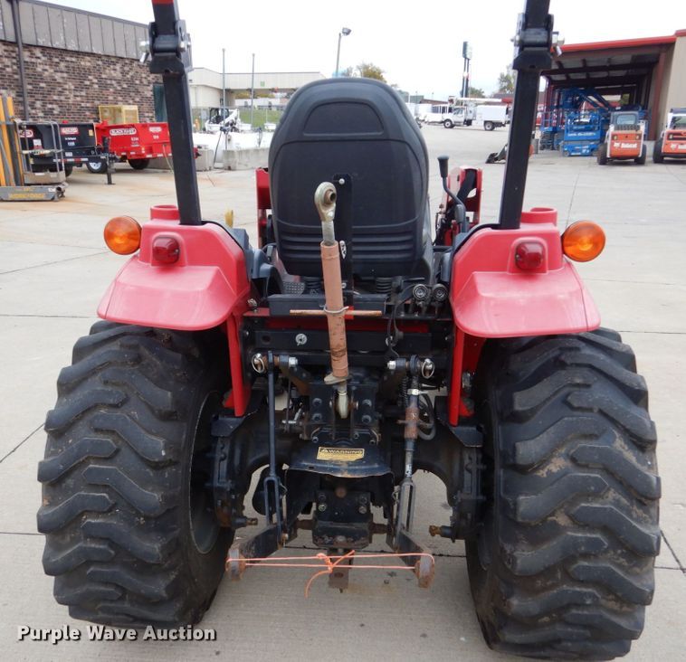 image for item EC9019 2014 Mahindra 1533 HST MFWD tractor