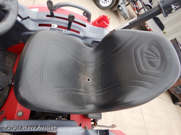 image for item EC9019 2014 Mahindra 1533 HST MFWD tractor