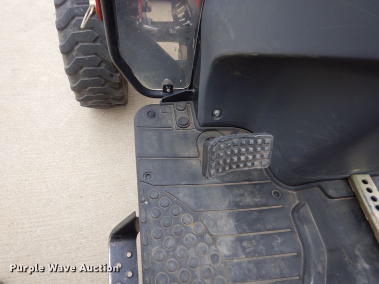 image for item EC9019 2014 Mahindra 1533 HST MFWD tractor