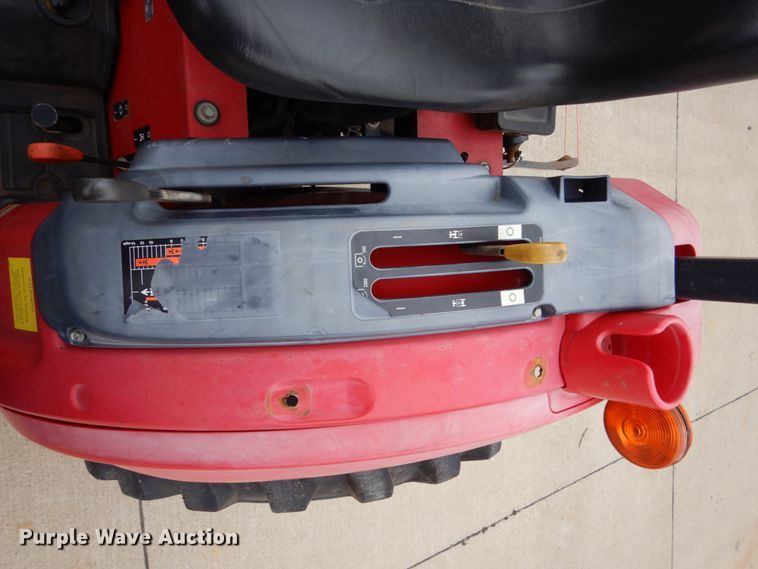 image for item EC9019 2014 Mahindra 1533 HST MFWD tractor