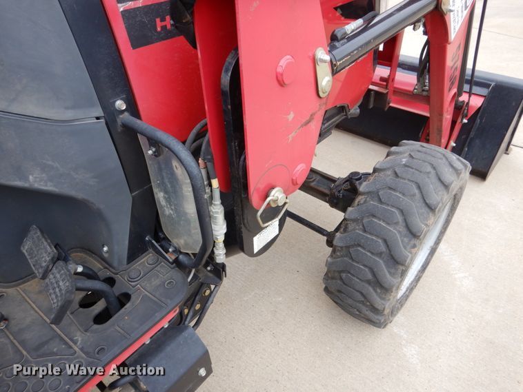 image for item EC9019 2014 Mahindra 1533 HST MFWD tractor