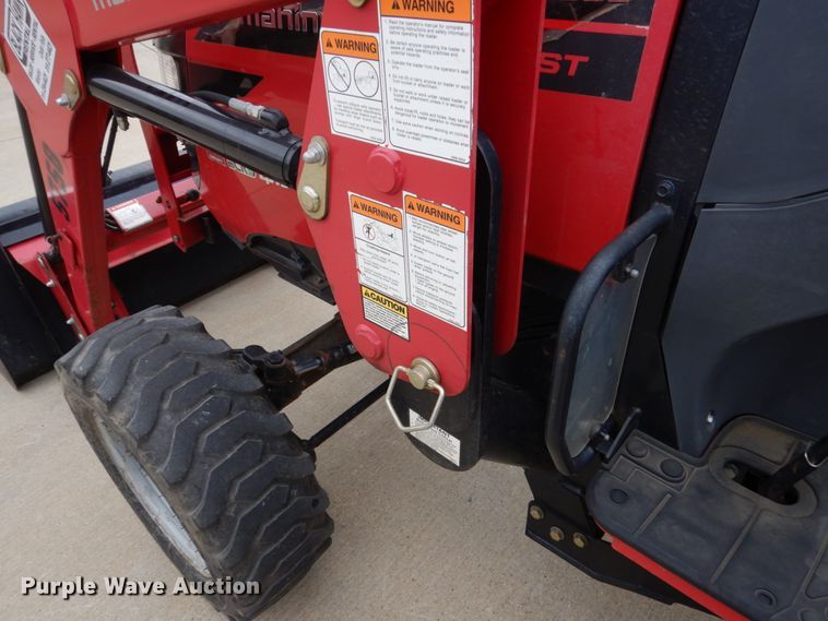 image for item EC9019 2014 Mahindra 1533 HST MFWD tractor