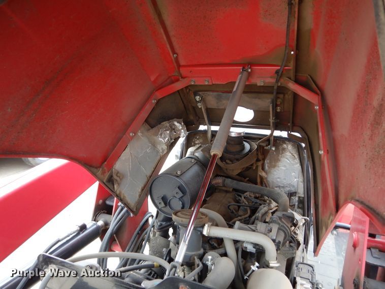 image for item EC9019 2014 Mahindra 1533 HST MFWD tractor