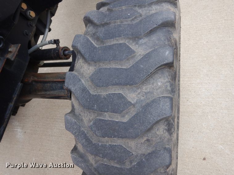 image for item EC9019 2014 Mahindra 1533 HST MFWD tractor