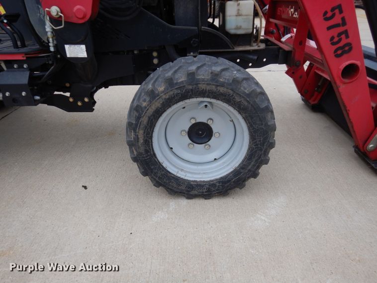 image for item EC9019 2014 Mahindra 1533 HST MFWD tractor