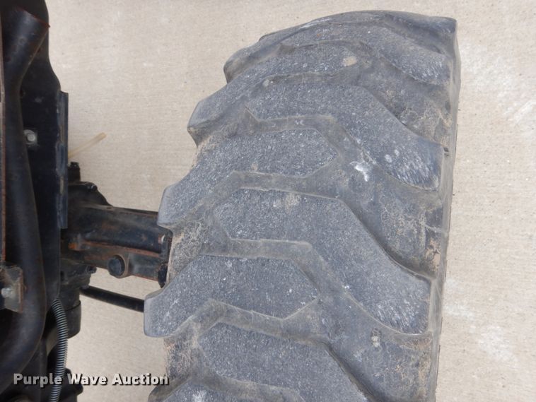 image for item EC9019 2014 Mahindra 1533 HST MFWD tractor