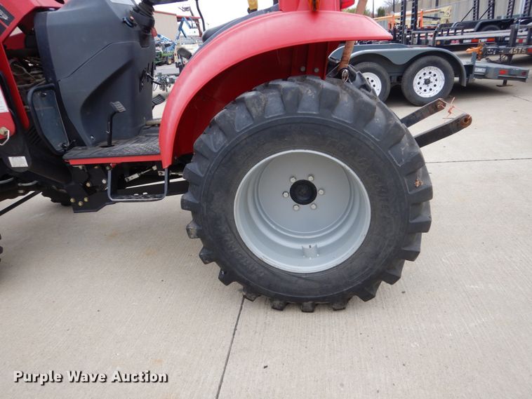 image for item EC9019 2014 Mahindra 1533 HST MFWD tractor