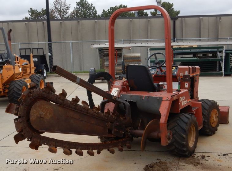 image for item EC9021 1999 Ditch Witch 3700 trencher