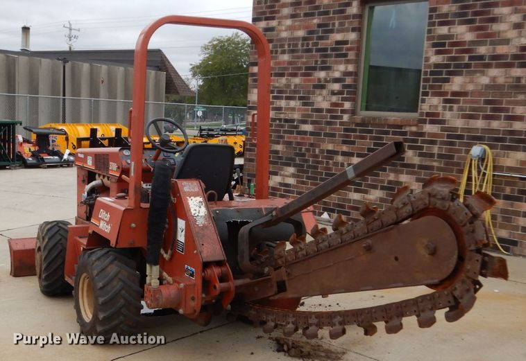 image for item EC9021 1999 Ditch Witch 3700 trencher