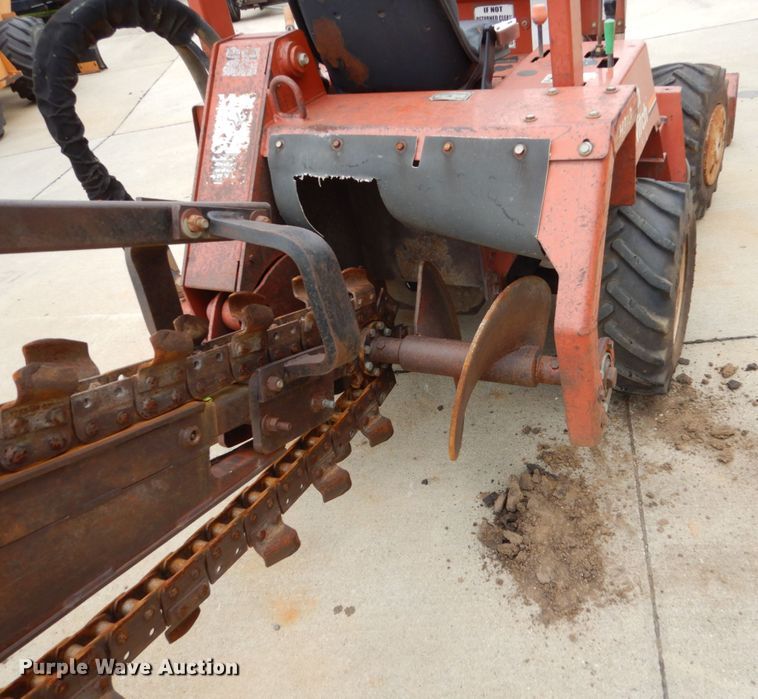 image for item EC9021 1999 Ditch Witch 3700 trencher